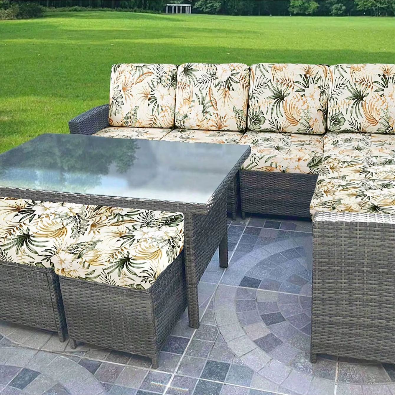 Outdoor Tropical Print Sofa Cu - огляд і ціна Outdoor Furniture No Cushions